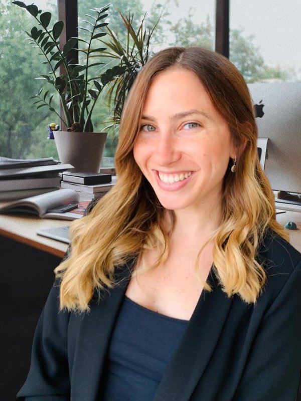 טליה אושר — יועצת עסקית